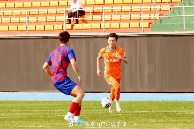 泰山B队热身3比2逆转泰安天贶 王宇轩任意球梅开二度