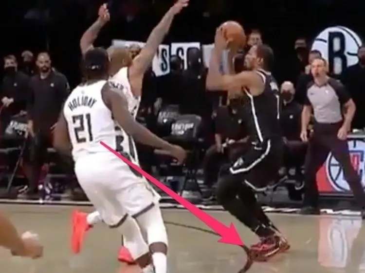 一厘米改变联盟五年：复盘杜兰特“踩线两分”引发的蝴蝶效应