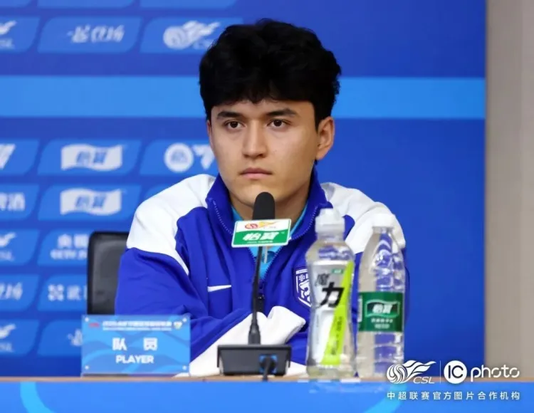 莫拉直面“非舒适区”：三镇新阵磨合期，战大连需用表现回馈球迷