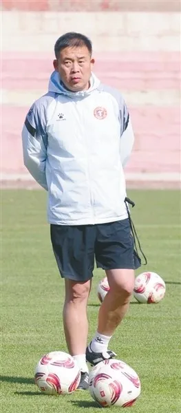 高明琪挂帅“东北超”沈阳队：从职业到草根，如何捏合“四路大军”？