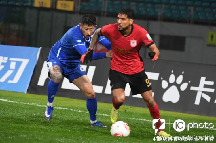 长春亚泰遭南京城市逆转 阎峰首秀开门黑
