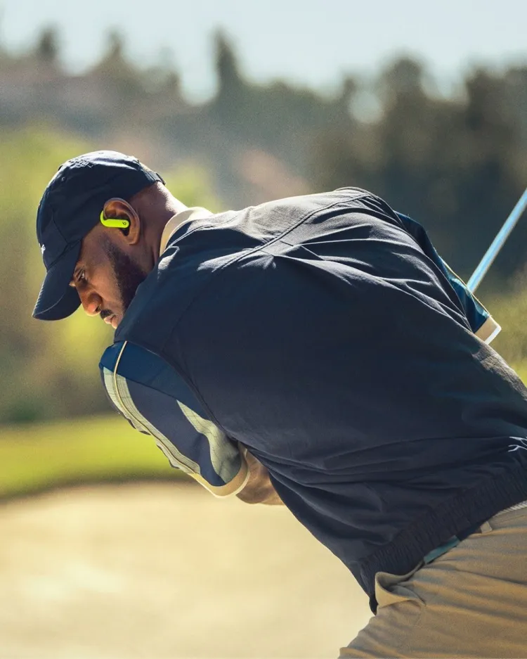 詹姆斯发布高尔夫主题广告 为Nike x Beats联名耳机预热