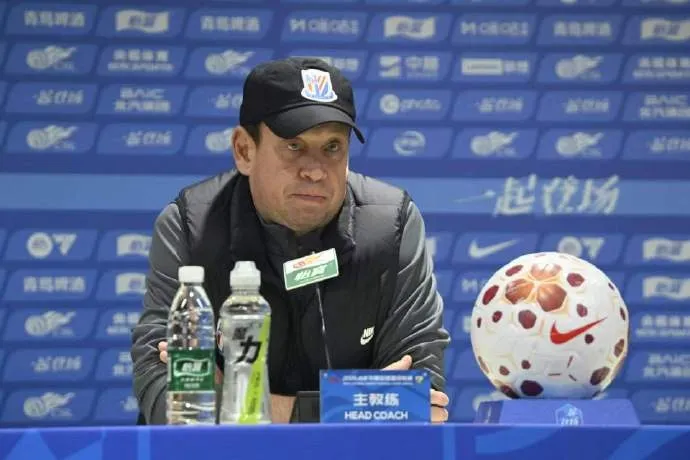 斯卢茨基：京沪大战考验心态 申花四将入选国足