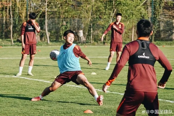 U16国足抵欧塞尔 开启蒙太古杯前最后冲刺