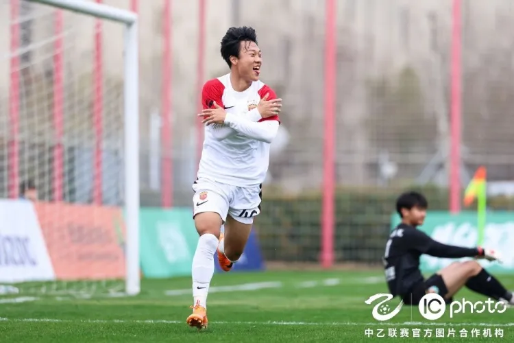 海港U21六球横扫同城对手 李圣龙双响杨黔东斩获处子球