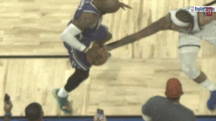 詹姆斯再遇鹰眼回放 赛后直言不知是否为专属镜头
