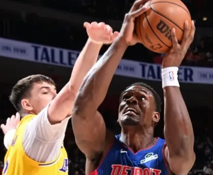 活塞终结湖人九连胜 詹金斯生涯夜30分 杜伦统治内线