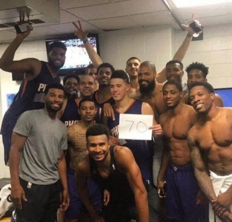 九年前今日 布克绿军主场空砍70分创最年轻纪录