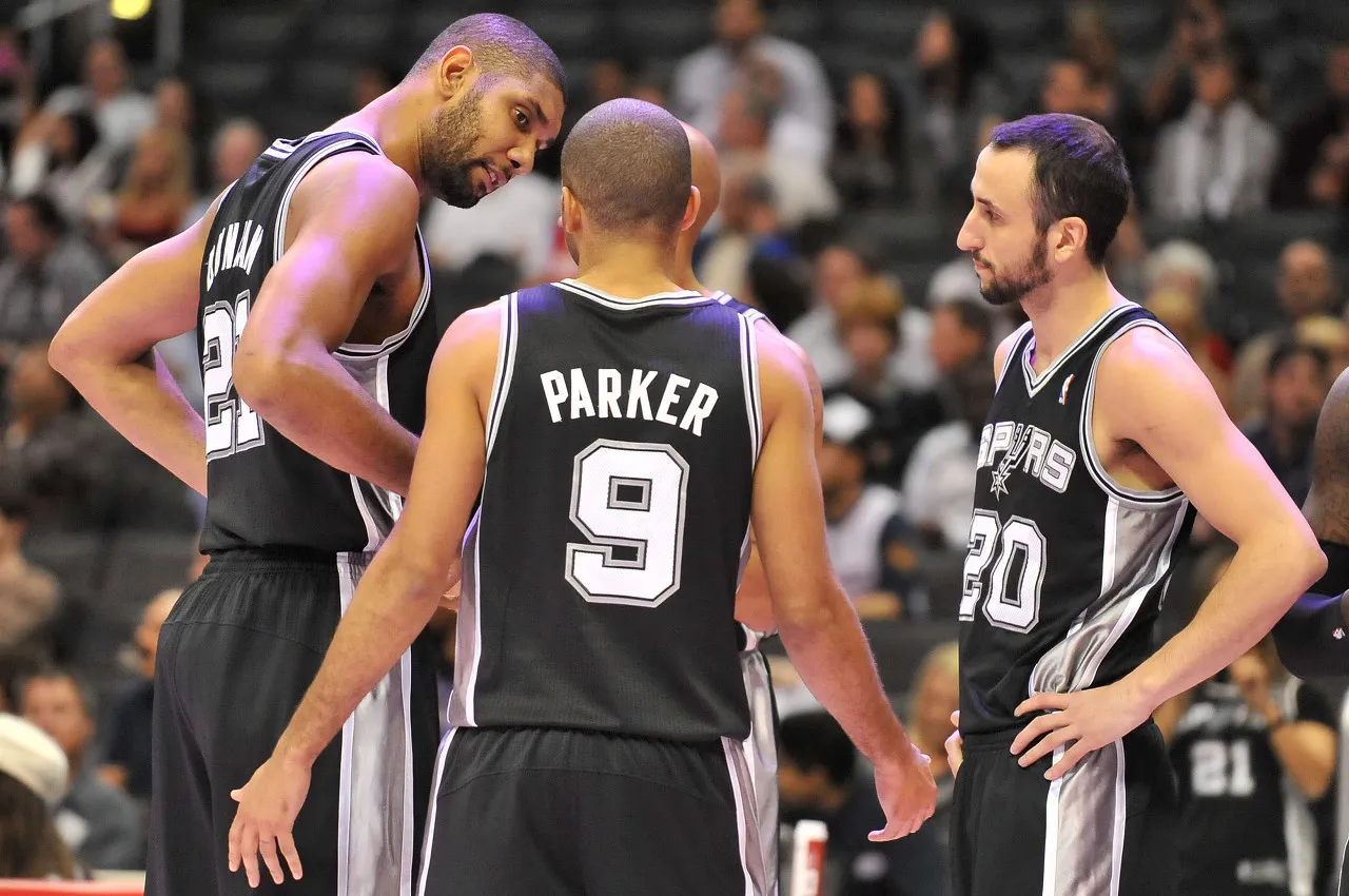 雷霆锁定连续三季50胜 马刺18季王朝纪录仍一骑绝尘