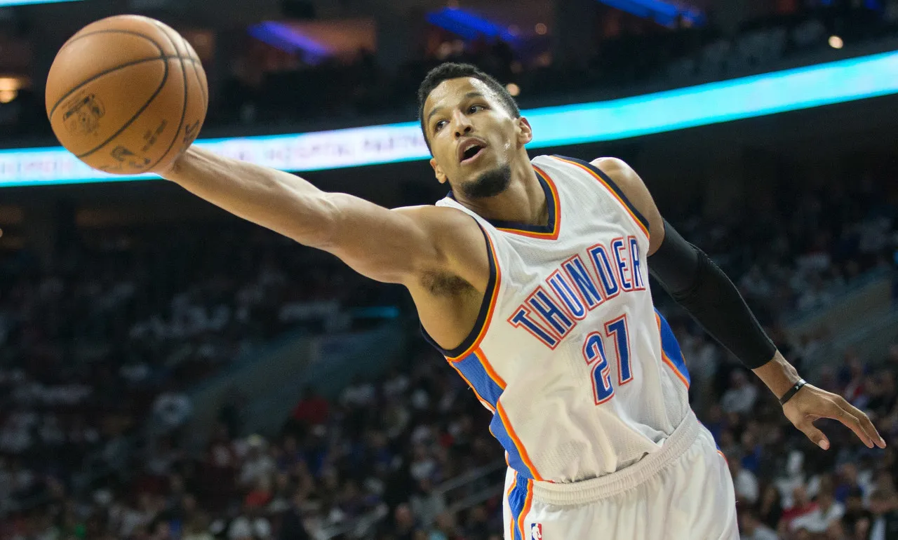 穆迪无对抗膝伤离场 勇士侧翼再遭重击