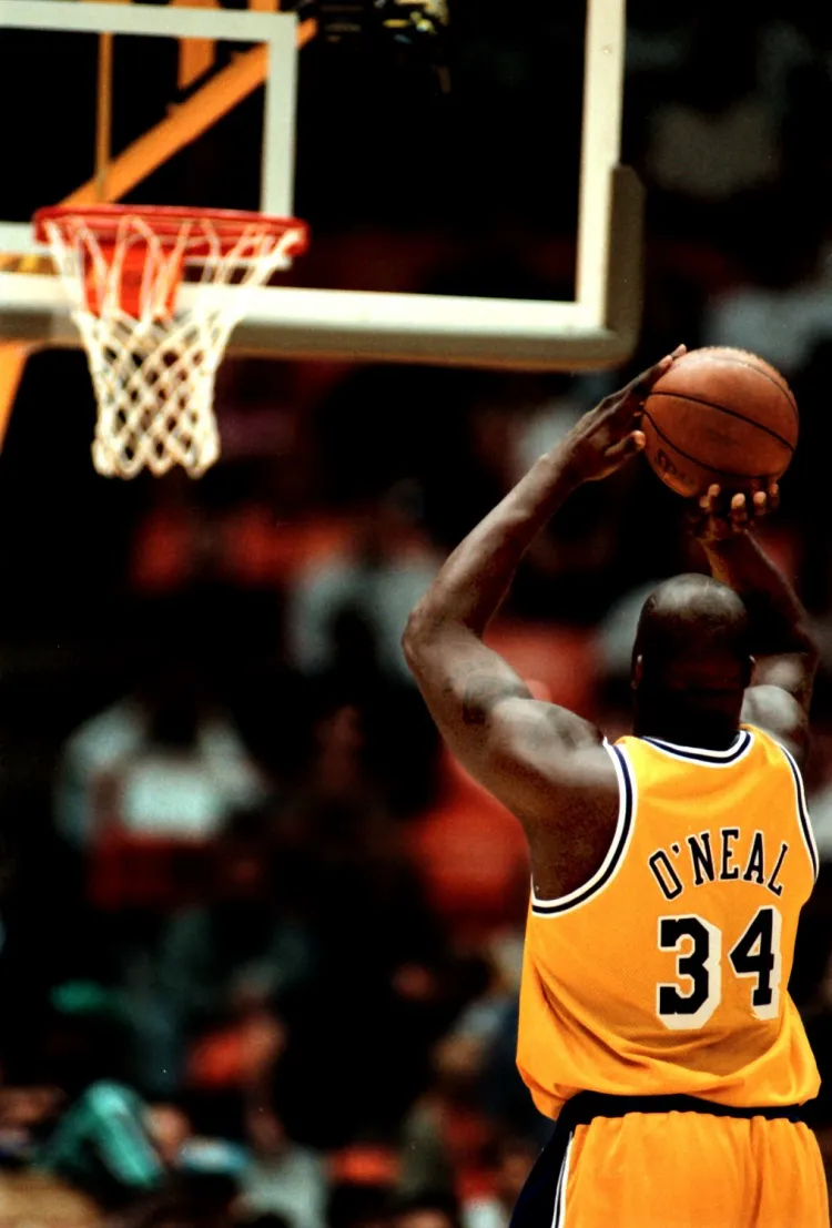 罚球线上的战争：从张伯伦到阿德巴约，单场罚球出手的暴力美学