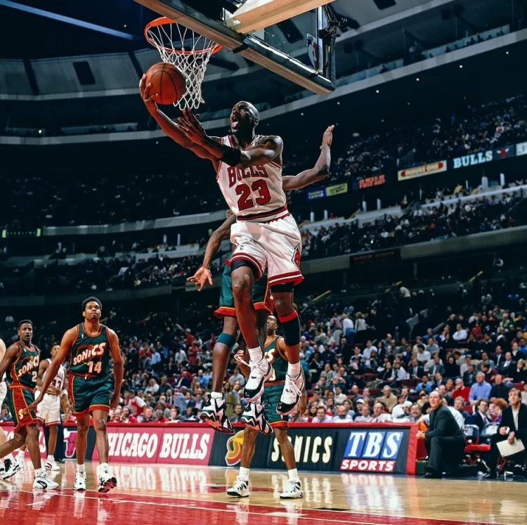 30+三双历史榜：大O一骑绝尘，东契奇约基奇并肩追赶