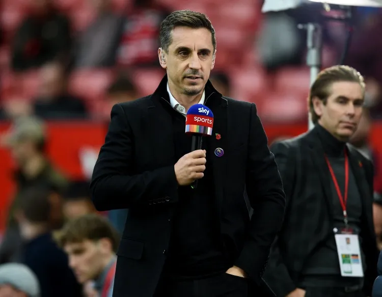 内维尔点出曼联欧冠隐忧 直言夏窗中场需大换血