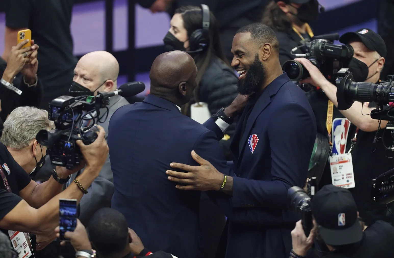 杜兰特解析乔丹两次退役影响 称若非中断詹姆斯四万分之路不会孤单