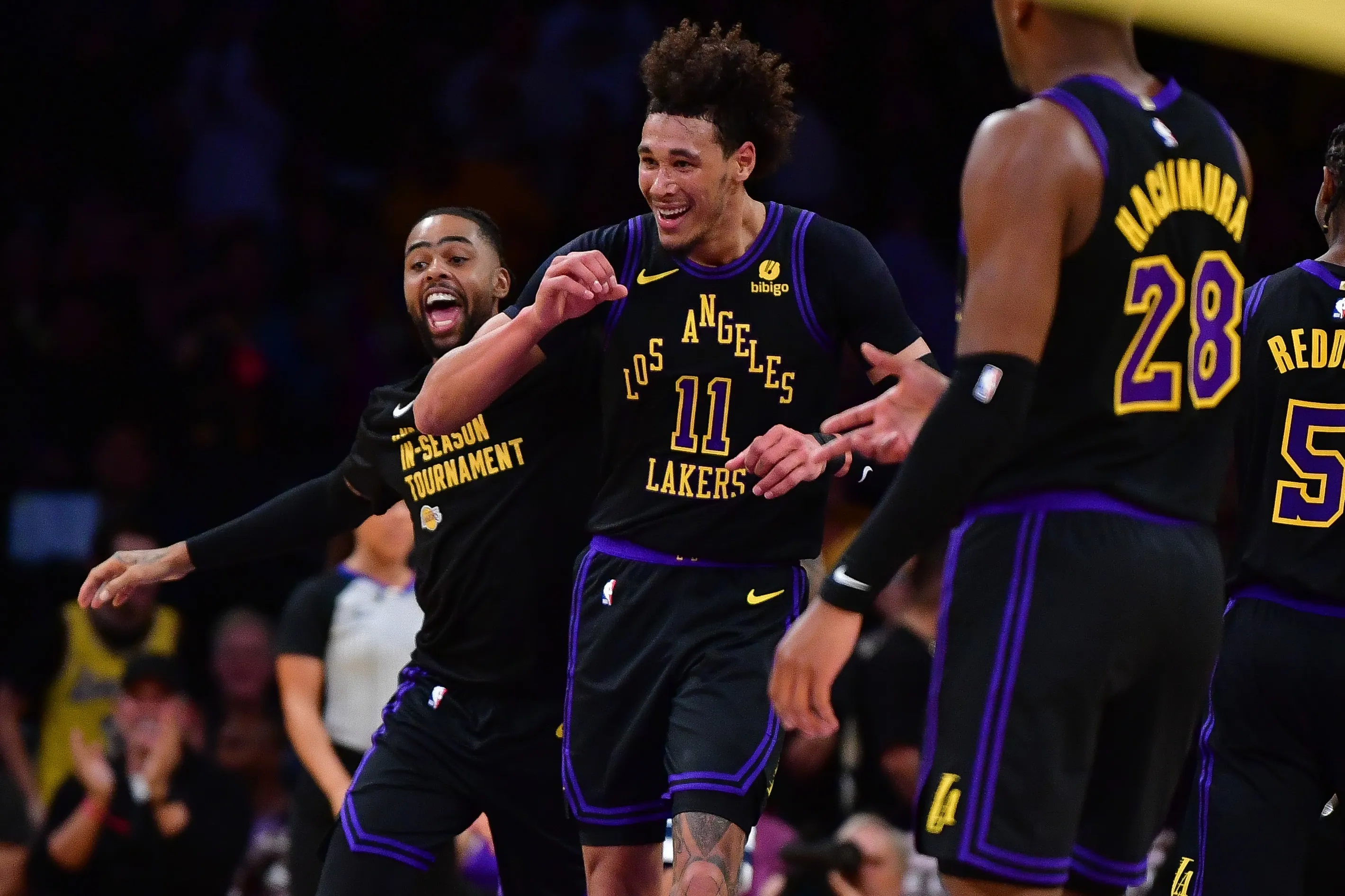 佩林卡神之一手 肯纳德绝杀魔术助湖人锁定主场优势