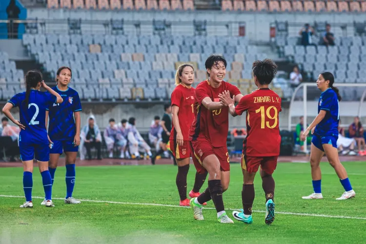 鏖战120分钟！中国女足2-0力克中国台北晋级四强，邵子钦展现顶级中锋价值