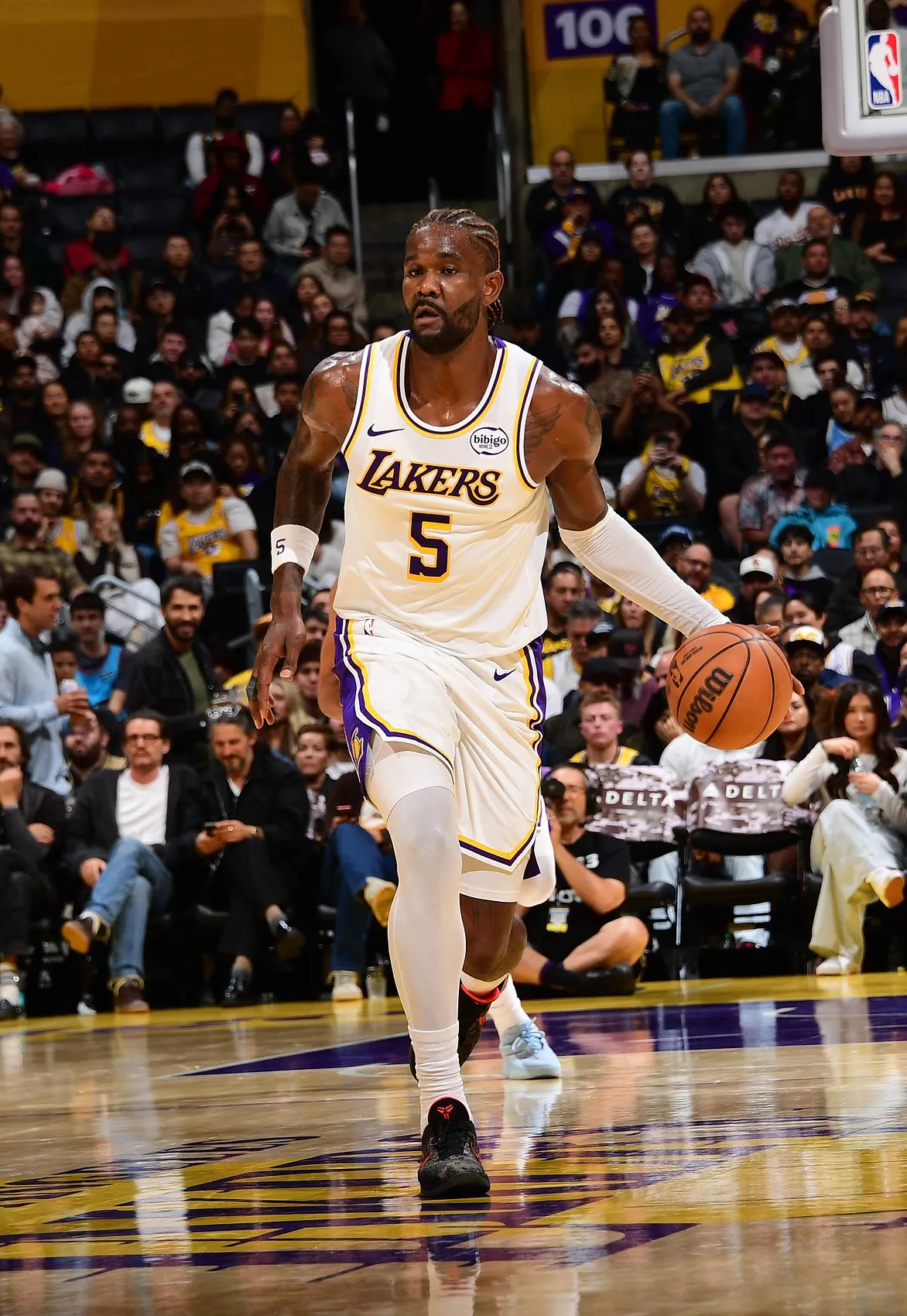 艾顿谈近期角色转变 称坐冷板凳后仍获信任 投入度达110%