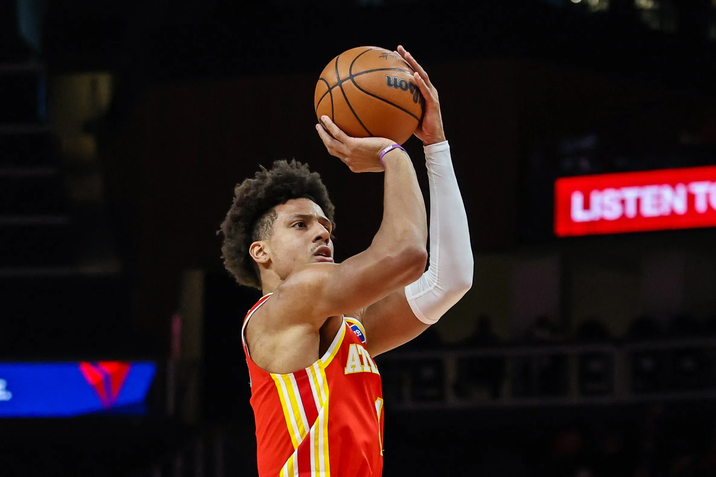 布克回归激活太阳三连胜，文班亚马率马刺连斩豪强，NBA格局暗流涌动