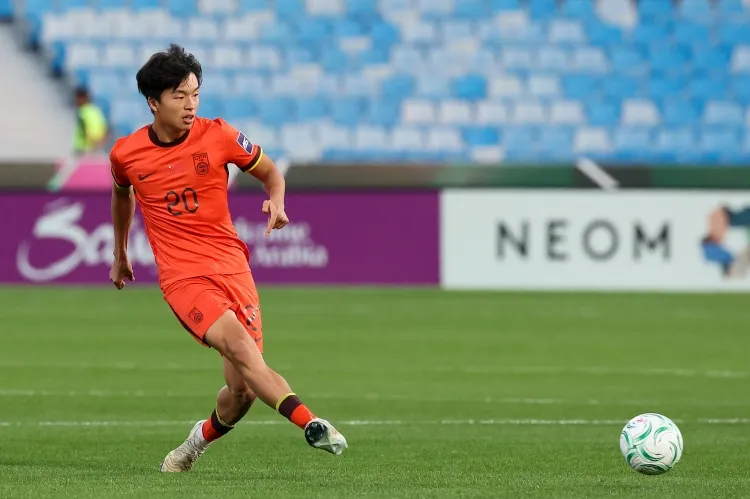 国足紧急补招李镇全 塞尔吉尼奥伤情成疑