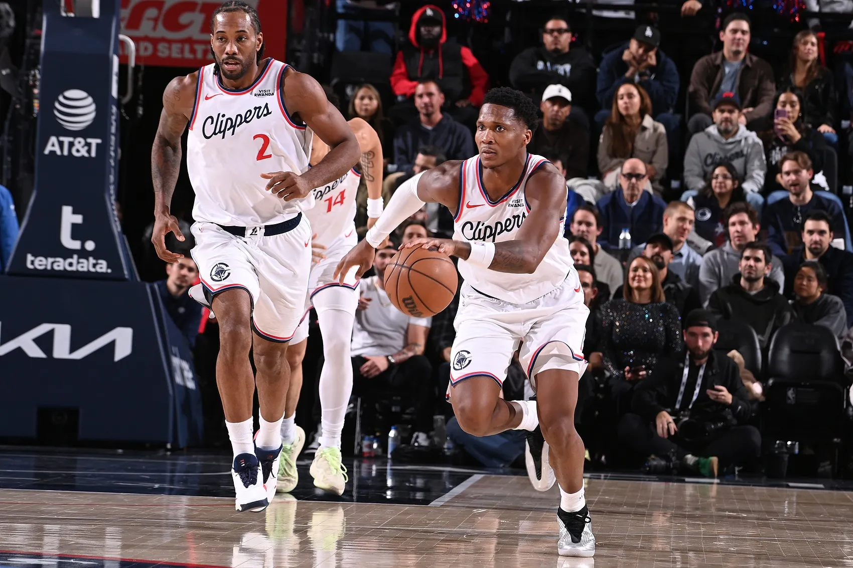 战意分野决定赛果：活塞、尼克斯大胜摆烂对手，太阳、骑士客场逞威