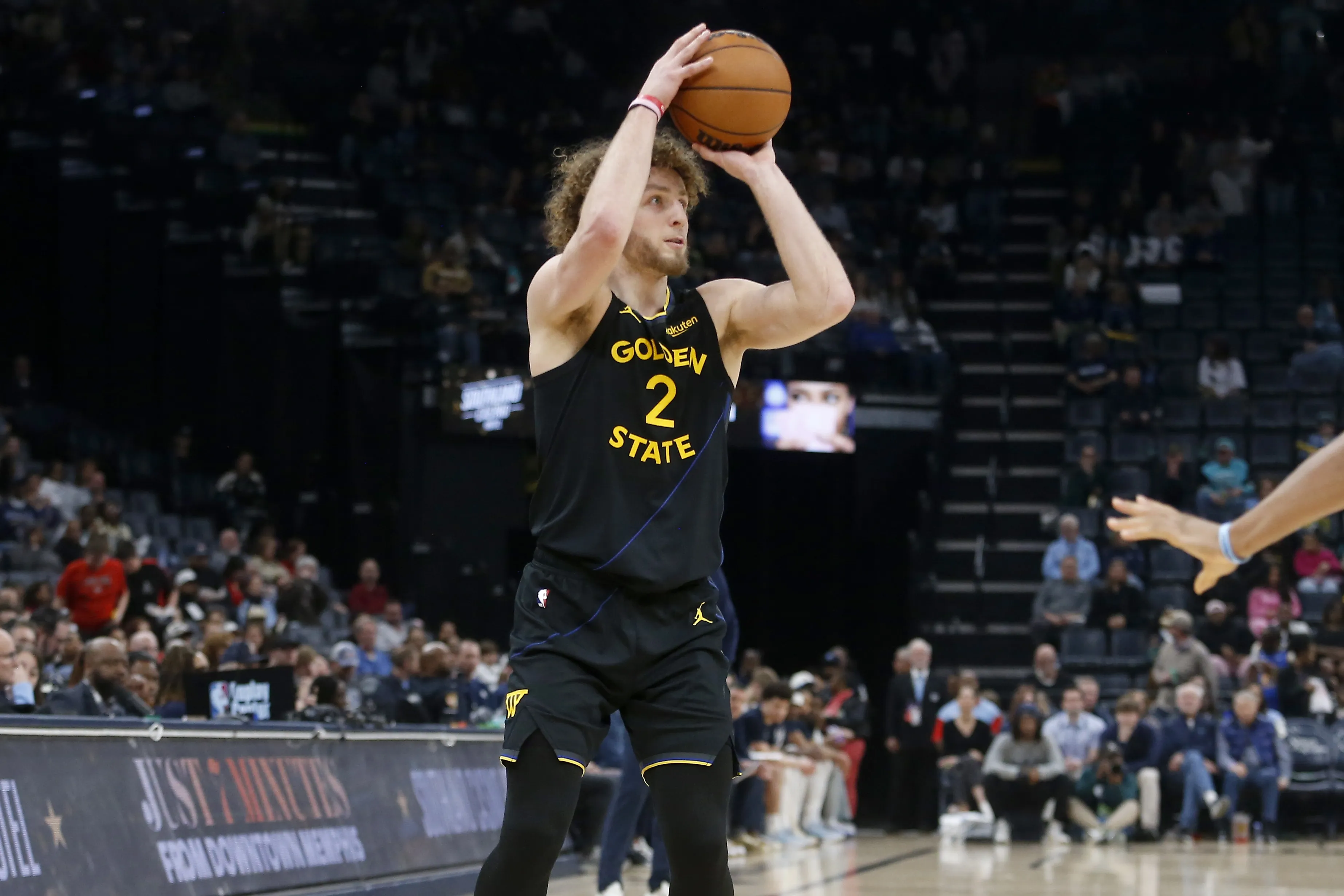 波杰姆斯基25+5+6难救主 关键追身三分失手勇士憾负尼克斯