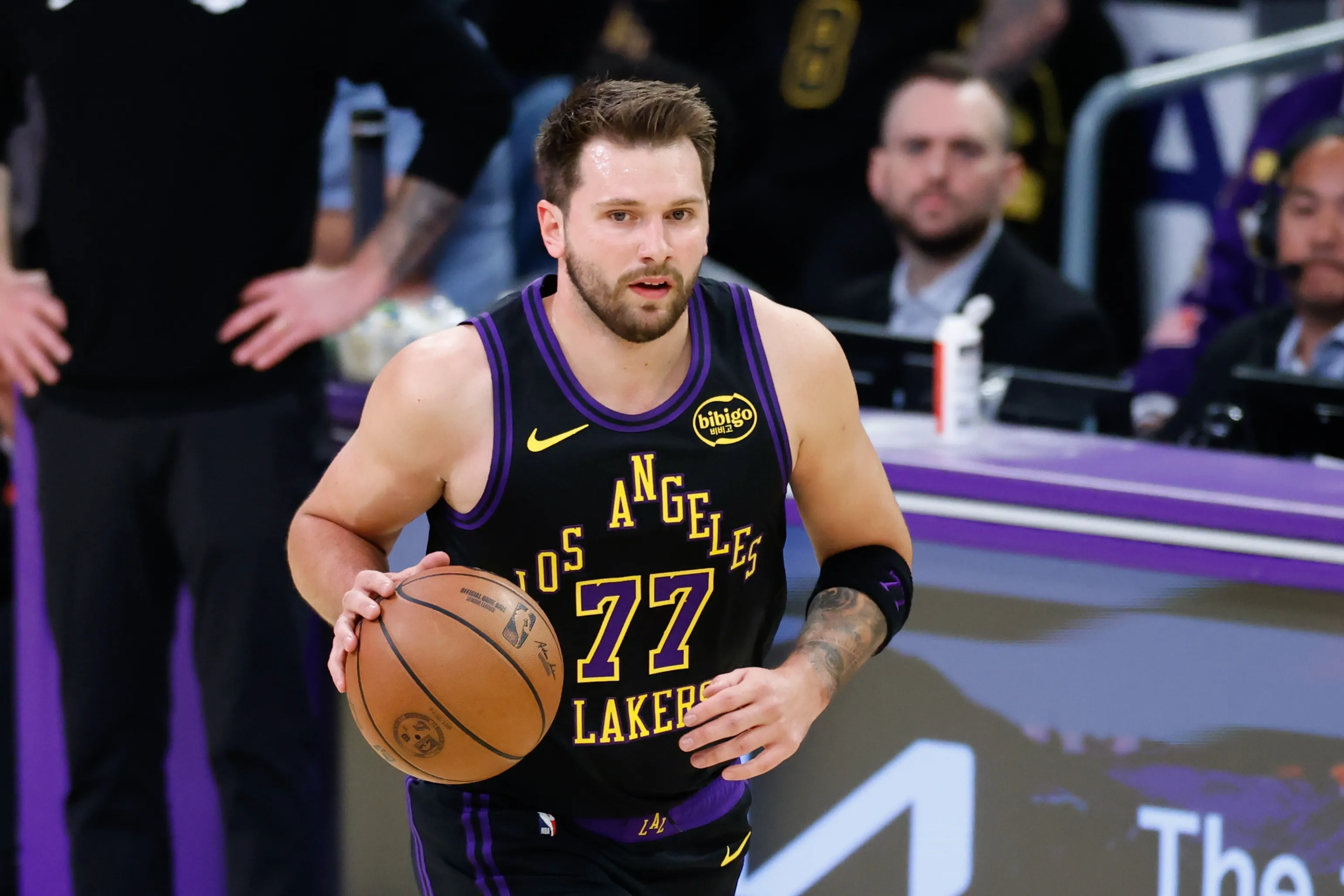 数据霸权！东契奇单节填满数据栏，赛季使用率与场均得分双冠联盟