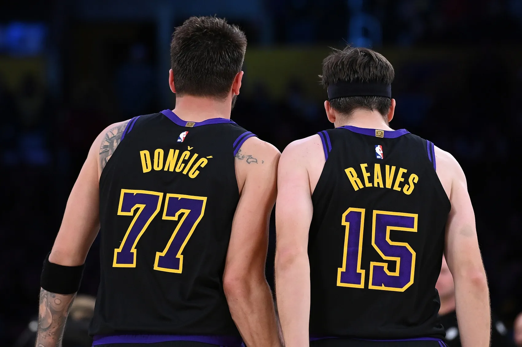 里夫斯揭秘东契奇垃圾话密码：多语种攻击与顶级好胜心