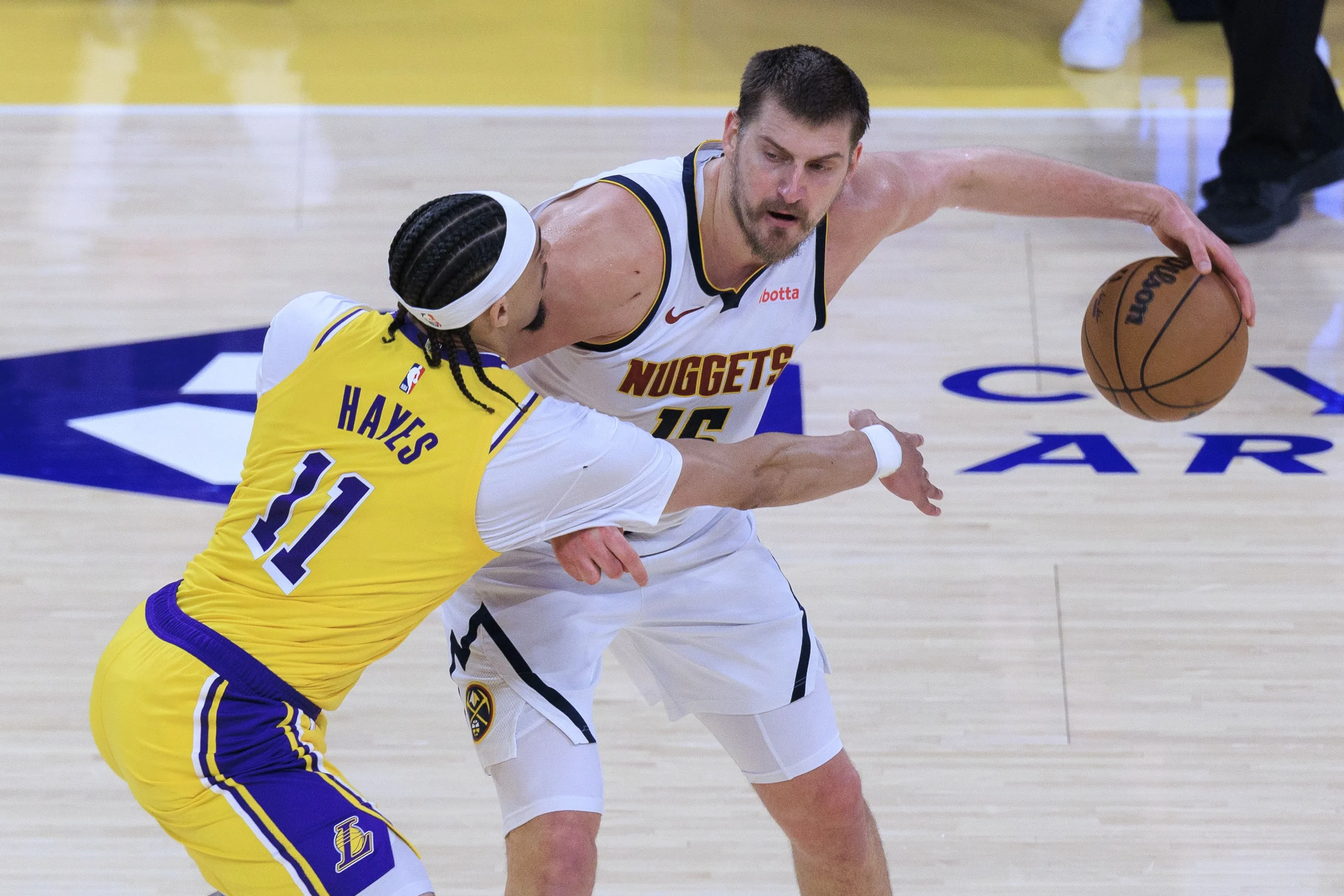 东契奇加时绝杀掘金 湖人升至西部第三握有交手优势