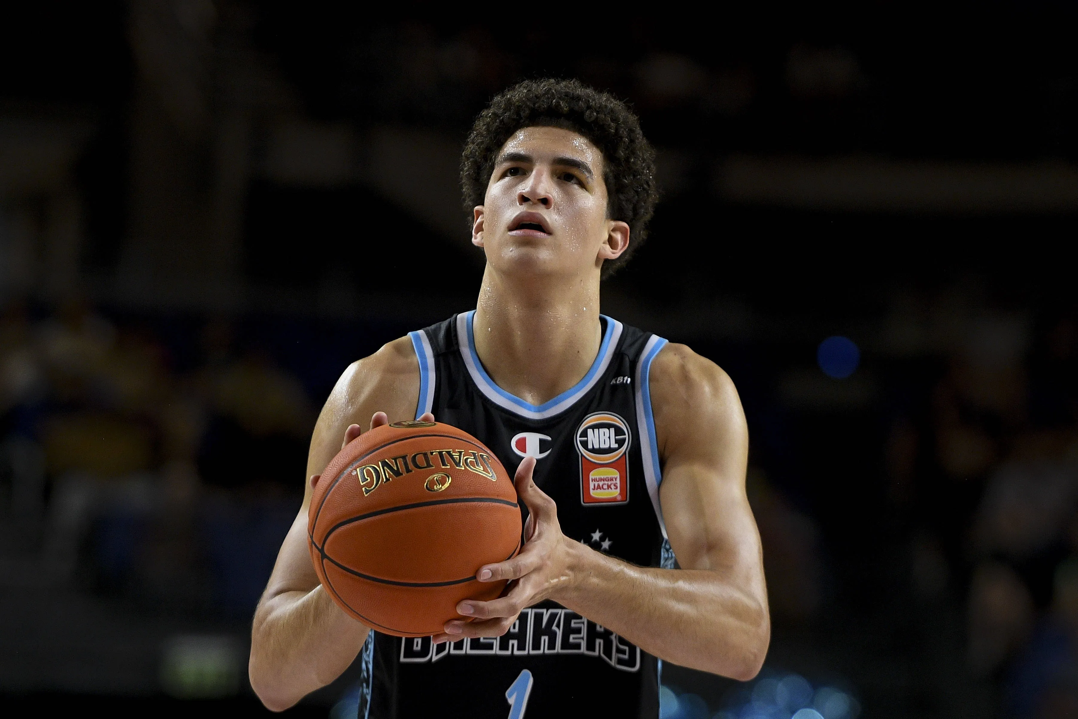 墨西哥新星洛佩斯参选NBA 勇士GM考察夜他砍32分