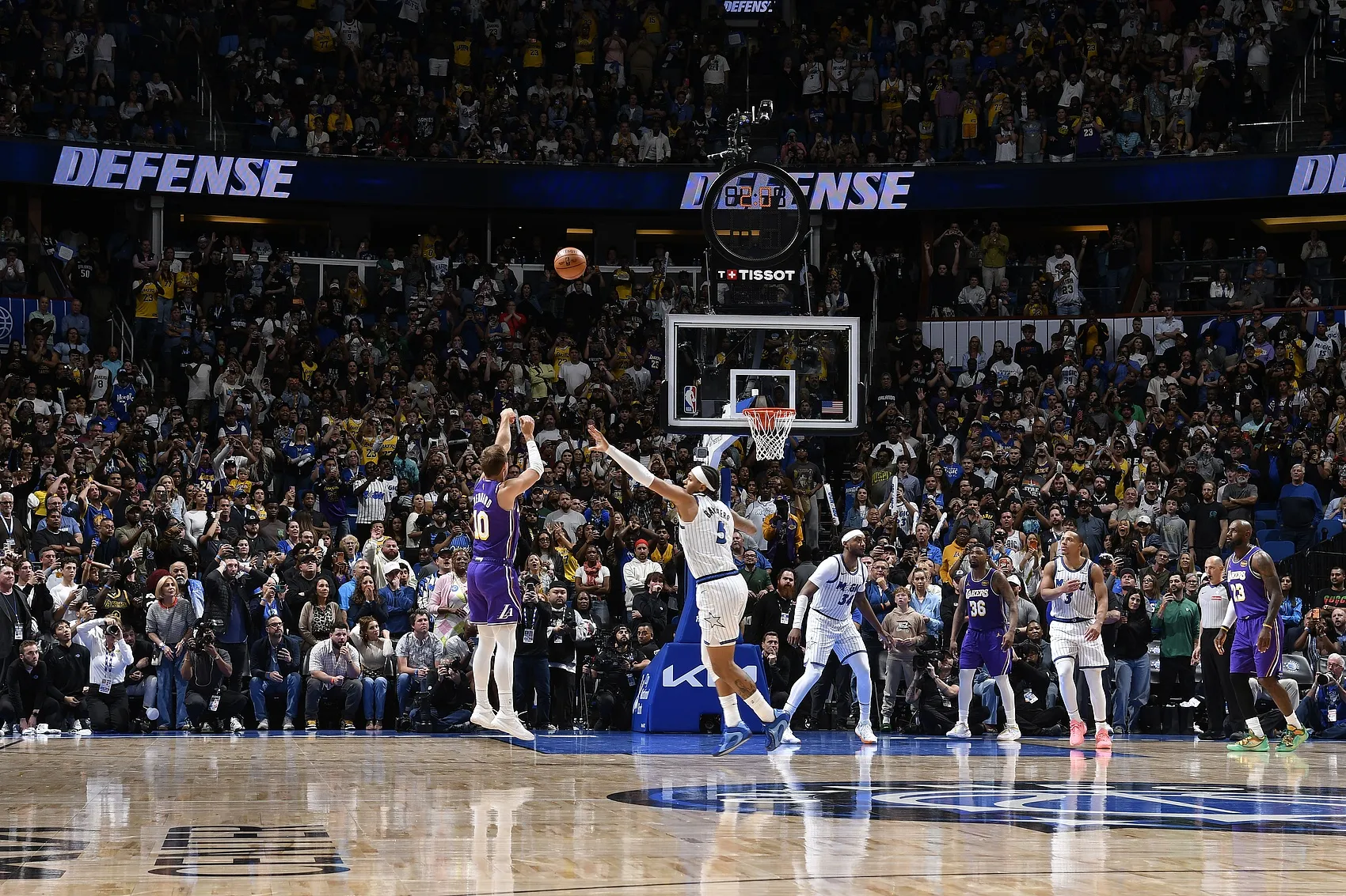 佩林卡神之一手 肯纳德绝杀魔术助湖人锁定主场优势