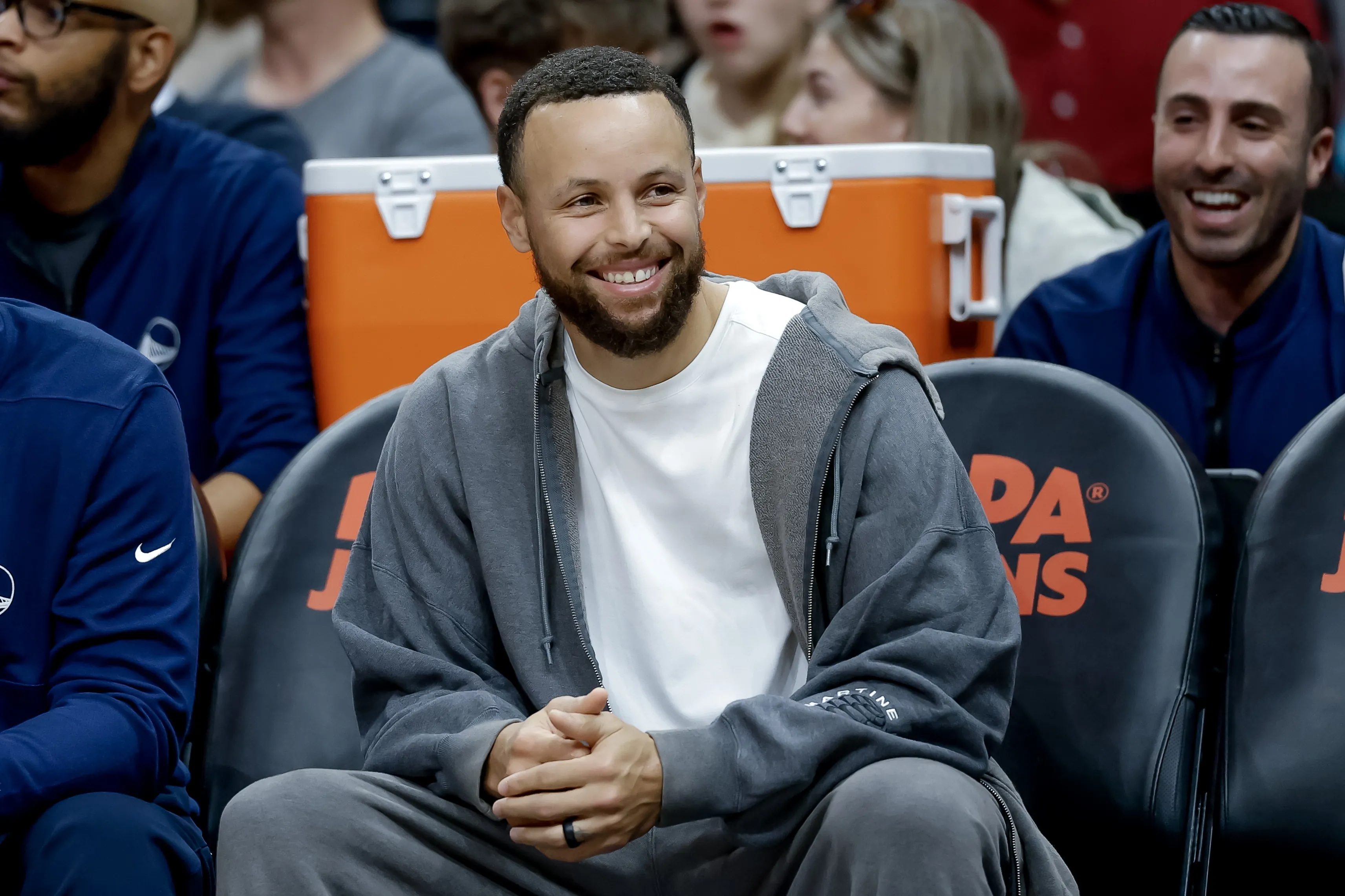 库里未参与五对五训练 勇士官方称伤情无恶化