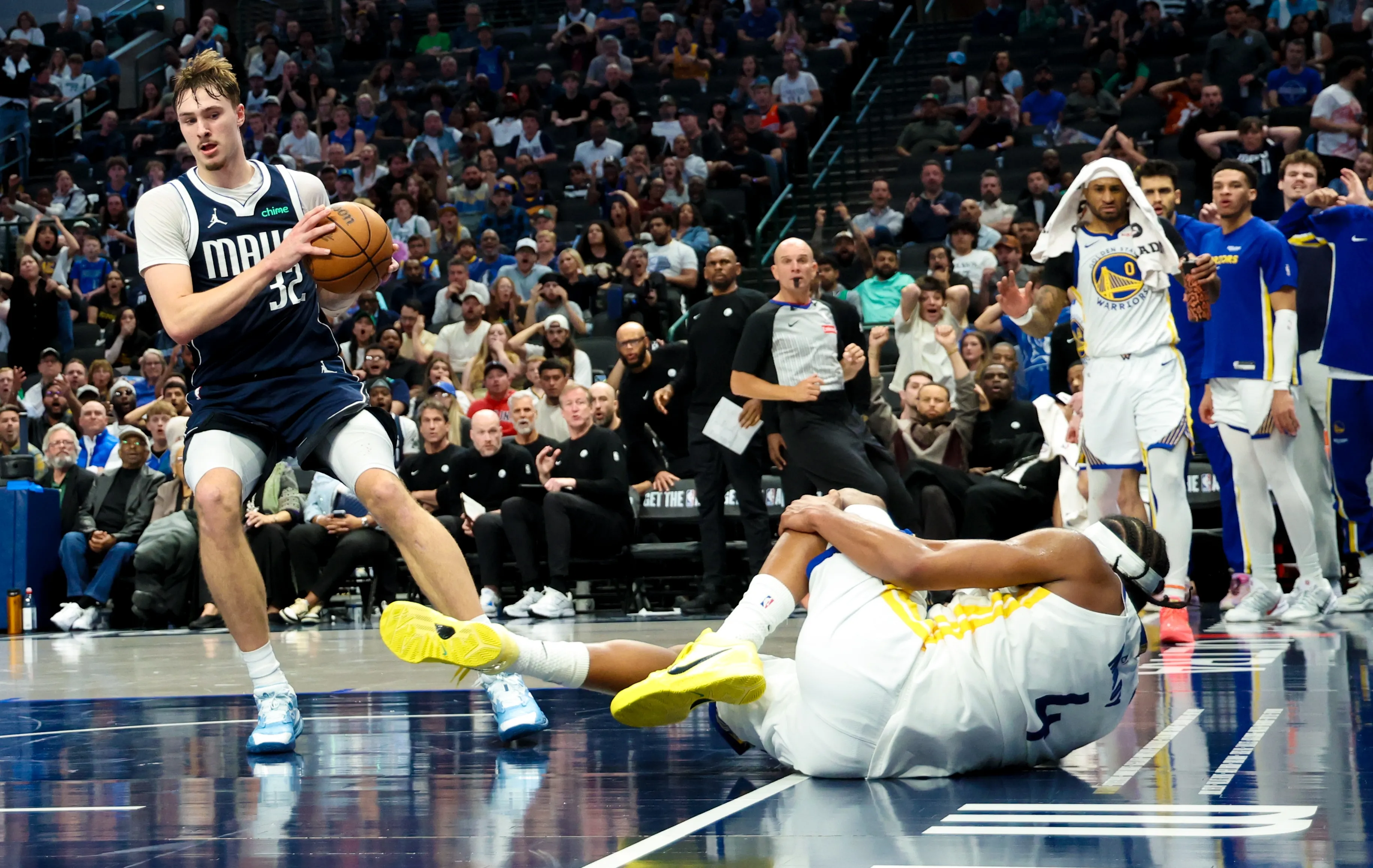 穆迪膝伤初步评估指向髌骨脱位或髌腱断裂 核磁共振将定最终伤情