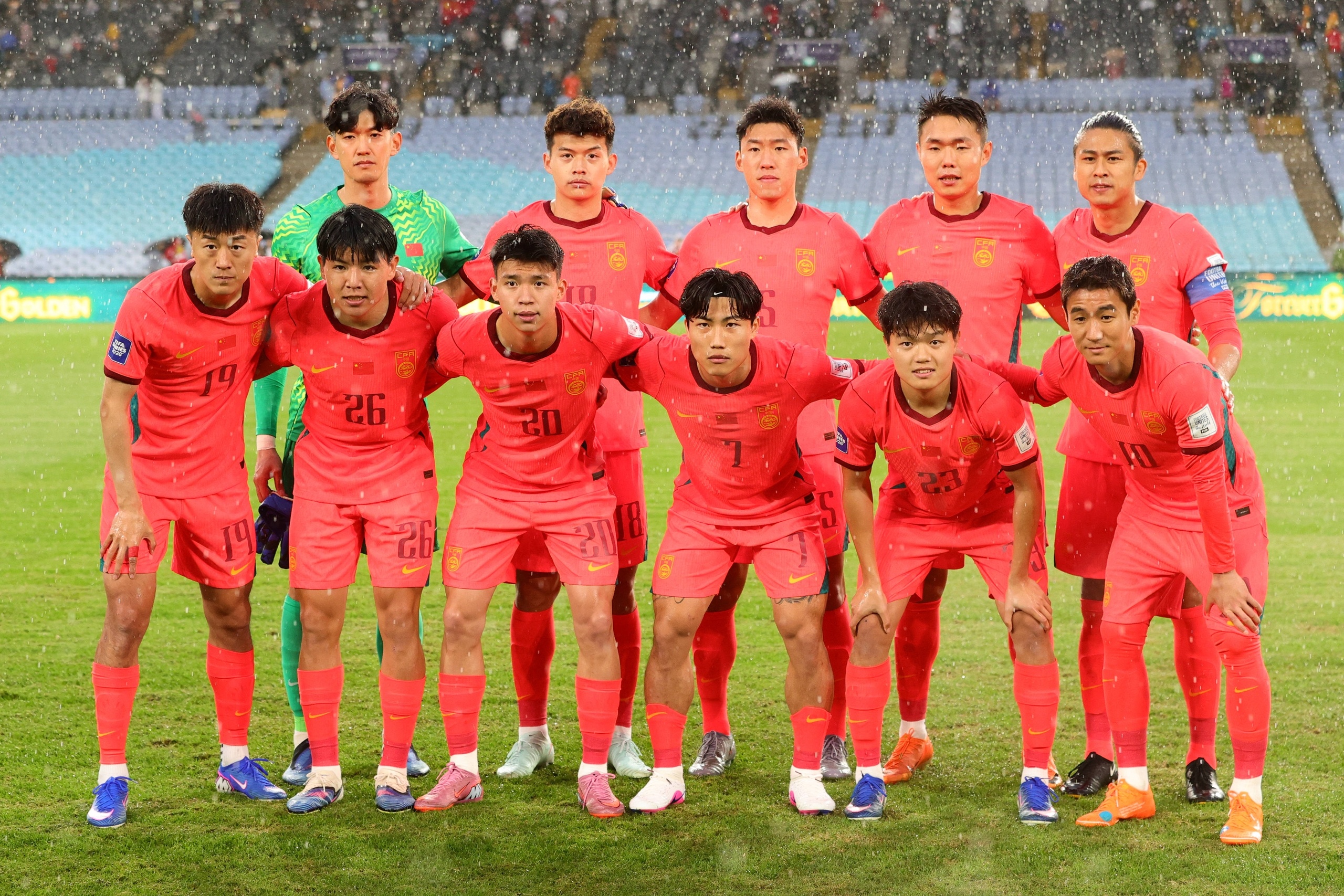 国足返沪解散备战联赛 邵佳一叮嘱国脚打好联赛作业