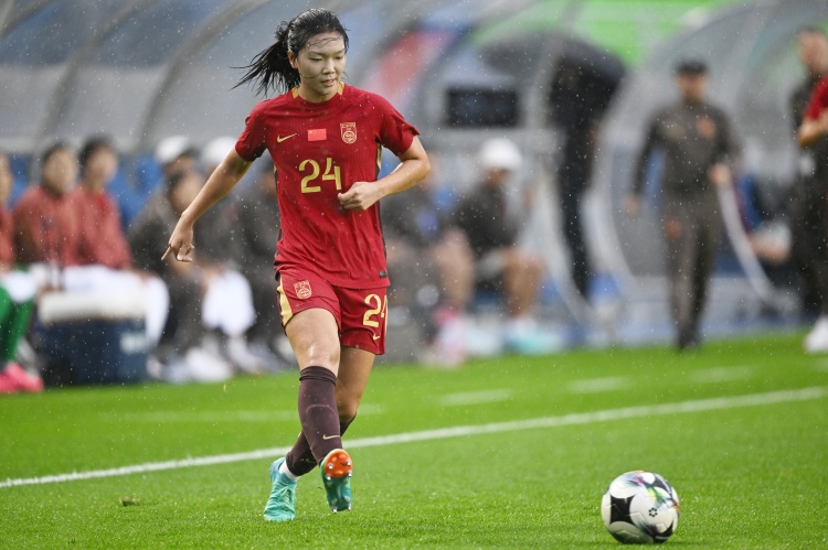 U20女足亚洲杯首战3比0越南 郑璐双响谢宗梅王爱芳关键策动