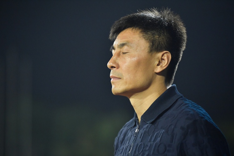 李玮锋抵甬谈判 或执掌三连败垫底宁波