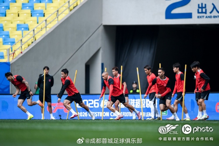 阿洛伊西:替补深度保障密集赛程 韦世豪点出进攻端变化 阿洛伊西:替补深度保障密集赛程 韦世豪点出进攻端变化