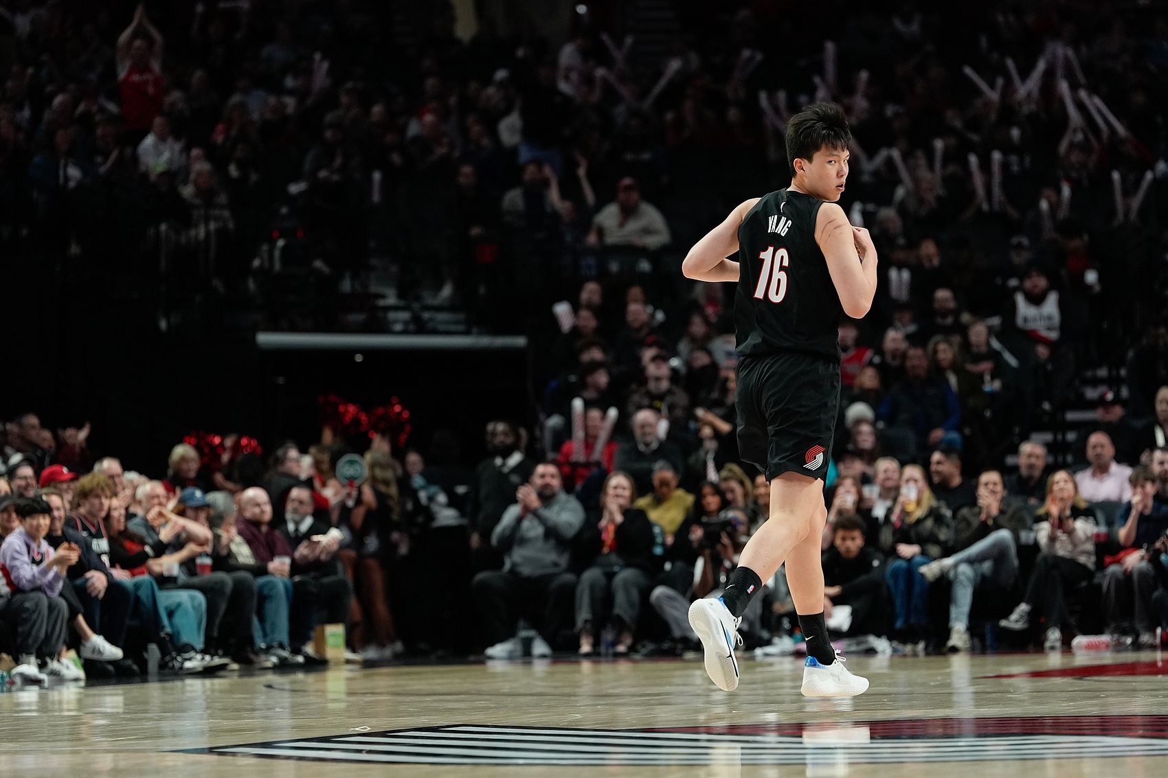 杨瀚森:NBA赛程更密,客场旅途消耗远超CBA 杨瀚森:NBA赛程更密,客场旅途消耗远超CBA