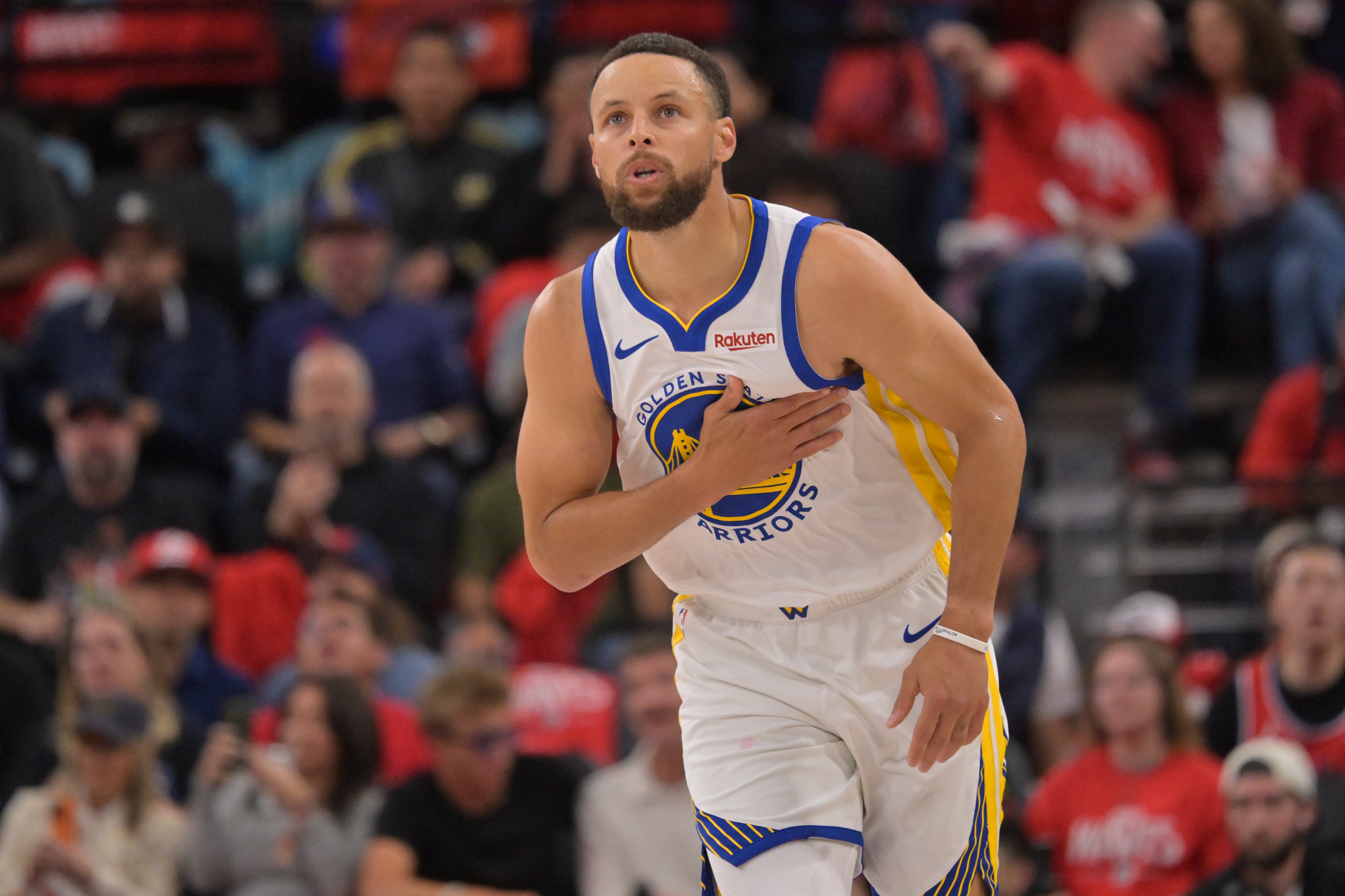 Shams：库里与李宁签下十年代言合同，Curry Brand全球推广启动