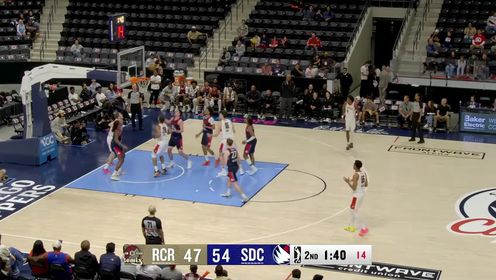 [杨瀚森勾手]杨瀚森左手勾手命中 半场拿下17分