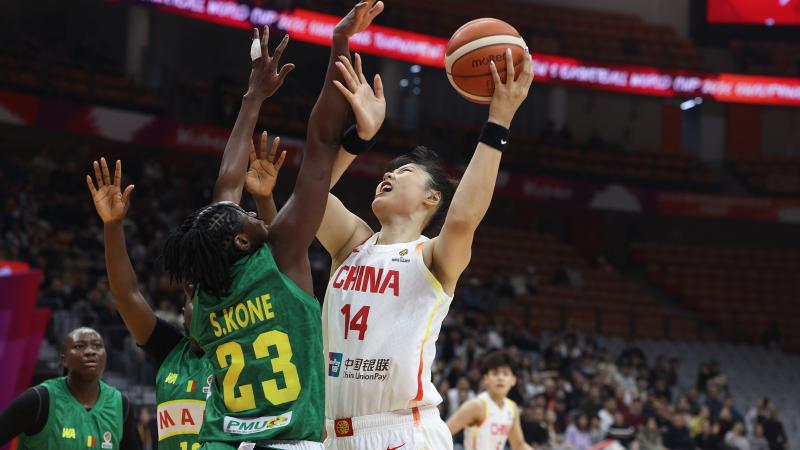 [CCTV全场集锦]🏀女篮世预赛-中国轻取马里迎开门红 杨舒予14+7 三大内线47分