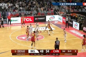 [韩旭三分]中锋拉出外线扔三分！韩旭飚射三分 女篮将分差缩小到仅剩11分