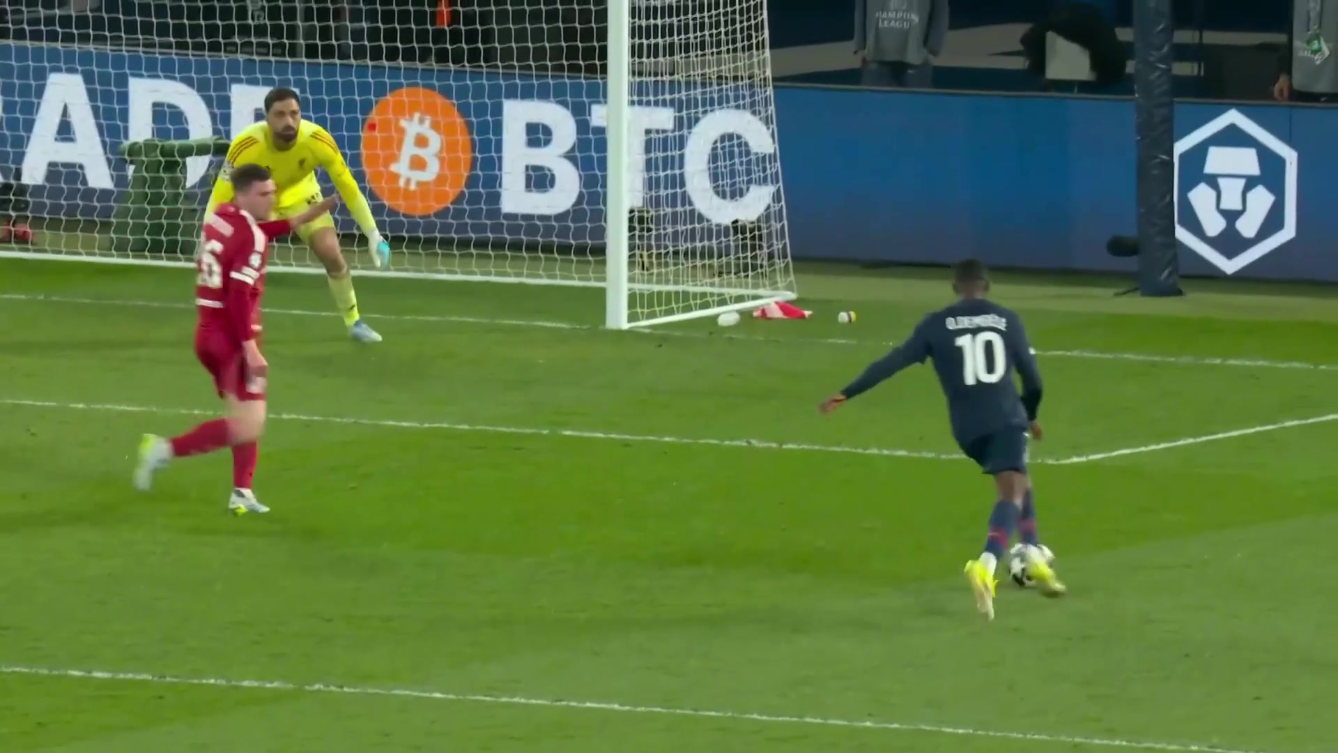 大巴黎快速反击！李刚仁直塞登贝莱爆射击中立柱！